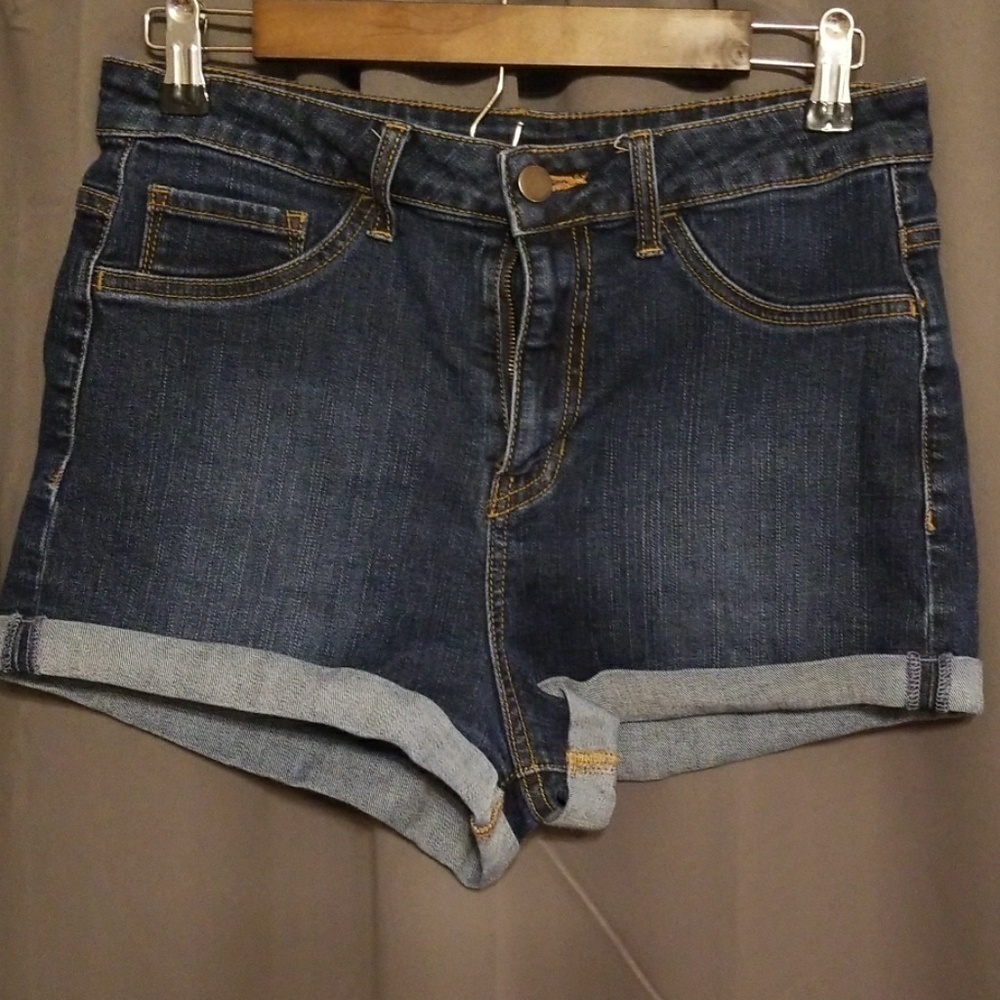 Forever 21 jean shorts size 31